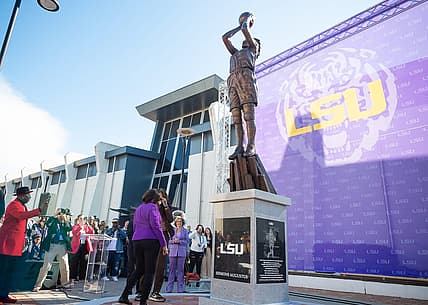 Statue unveiling ceremony for Seimone Augustus outside of the Pete Maravich center on the campus of LSU in Baton Rouge, LA. SCOTT CLAUSE/USA TODAY NETWORK.  Sunday, Jan. 15, 2023.

Seimone Augustus Statue Ceremony 0781