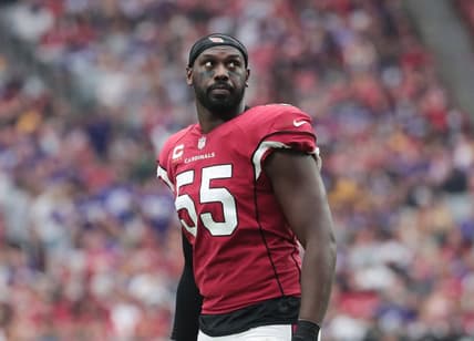 Arizona Cardinals linebacker Chandler Jones (55) looks towards the scoreboard during the first quarter against the Minnesota Vikings in Glendale, Ariz. Sept. 19, 2021.Cardinals Vs Vikings