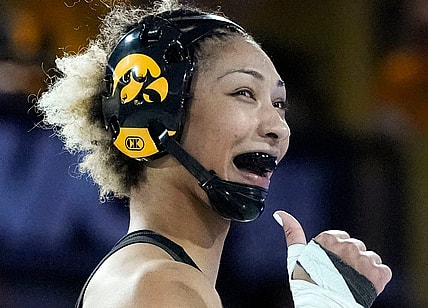 iowa women's wrestling