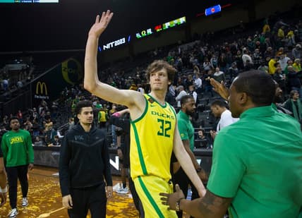 Oregon's Nate Bittle returned to the lineup in time for the Ducks to host No. 9 Arizona, losers of the past six meetings in Eugene.