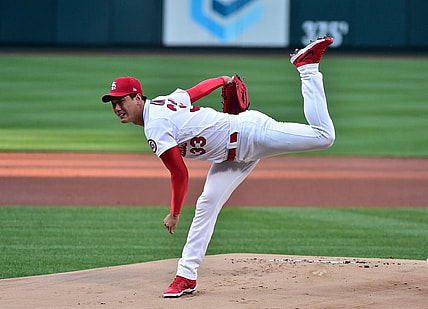 Jun 4, 2021; St. Louis, Missouri, USA;  St. Louis Cardinals starting pitcher Kwang Hyun Kim (33) pitches during the first inning against the Cincinnati Reds at Busch Stadium. Mandatory Credit: Jeff Curry-USA TODAY Sports