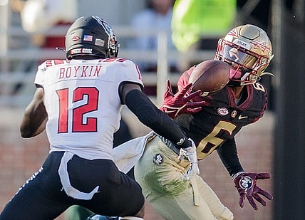 Florida State Seminoles wide receiver Keyshawn Helton (6) tries to catch a pass. The North Carolina State Wolfpack lead the Florida State Seminoles 14-0 at the half Saturday, Nov. 6, 2021.

Fsu V Nc State484