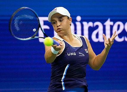 Sep 4, 2021; Flushing, NY, USA; Ashleigh Barty of Australia hits to Shelby Rogers of the USA on day six of the 2021 U.S. Open tennis tournament at USTA Billie Jean King National Tennis Center. Mandatory Credit: Robert Deutsch-USA TODAY Sports