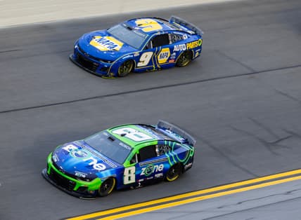 Chase Elliott, Kyle Larson