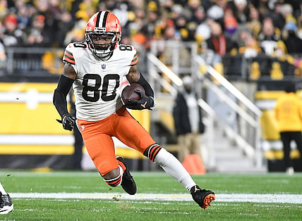 Jan 3, 2022; Pittsburgh, Pennsylvania, USA;  Cleveland Browns running back Jarvis Landry (80) gains six yards against the Pittsburgh Steelers during the first quarter at Heinz Field. Mandatory Credit: Philip G. Pavely-USA TODAY Sports
