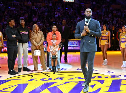 Los-Angeles-Lakers-LeBron-James