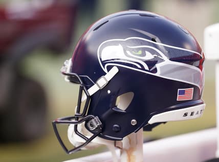 Seattle-Seahawks-throwback-helmet