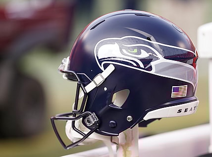 Seattle-Seahawks-throwback-helmet