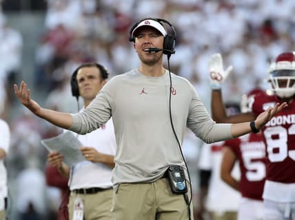 Oklahoma HC Lincoln Riley during game against Houston.