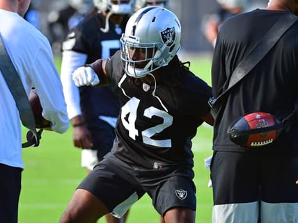 Raiders linebacker