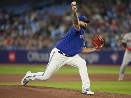 Sep 30, 2022; Toronto, Ontario, CAN; Toronto Blue Jays starting pitcher Alek Manoah (6) pitches to the Boston Red Sox during the first inning at Rogers Centre. Mandatory Credit: John E. Sokolowski-USA TODAY Sports