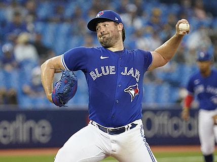 Aug 25, 2021; Toronto, Ontario, CAN; Toronto Blue Jays starting pitcher Robbie Ray (38) pitches to the Chicago White Sox during the second inning at Rogers Centre. Mandatory Credit: John E. Sokolowski-USA TODAY Sports