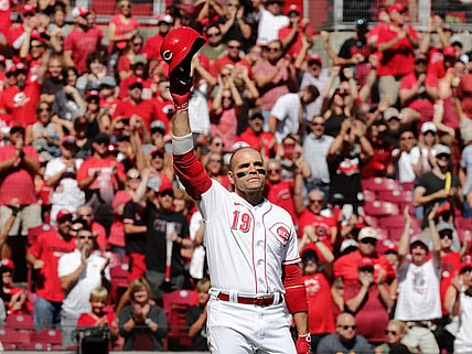 Sep 24, 2023; Cincinnati, Ohio, USA; Cincinnati Reds first baseman Joey Votto (19) acknowledges the crowd before his first at bat in the second inning against the Pittsburgh Pirates at Great American Ball Park. Mandatory Credit: David Kohl-USA TODAY Sports