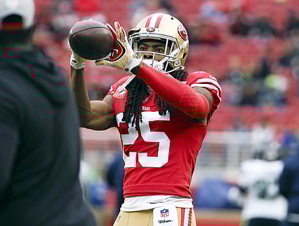 Tampa Bay Buccaneers sign Richard Sherman