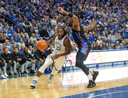 Kentucky guard Cason Wallace (22) drove strong to the basket as the Wildcats faced off against Florida in Rupp Arena on Saturday evening. Kentucky defeated Florida 72-67. Feb. 4, 2023

Jf Uk Fla Aj6t4215