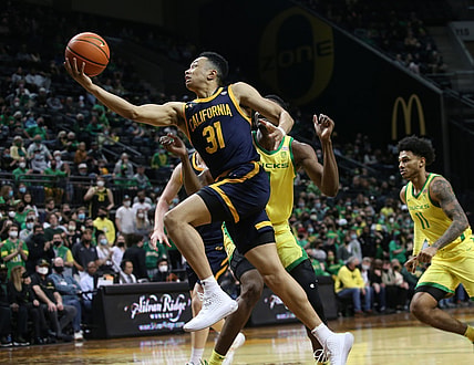 California's Jordan Shepherd drives to the basket against Oregon during the first half Feb. 12, 2022.

Eug 021222 Uo Cal 02