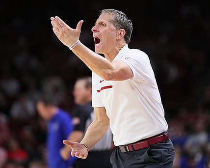 Nov 16, 2022; Fayetteville, Arkansas, USA; Arkansas Razorbacks head coach Eric Musselman signals to his team during the second half against the South Dakota State Jackrabbits at Bud Walton Arena. Arkansas won 71-56. Mandatory Credit: Nelson Chenault-USA TODAY Sports