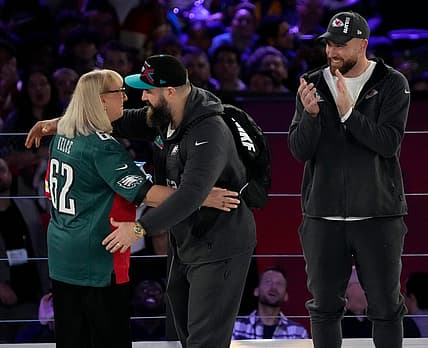Travis-Kelce-Jason-Kelce-Super-Bowl-LVII