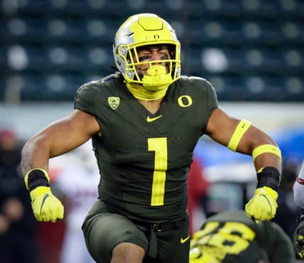 Oregon Ducks linebacker Noah Sewell (1) celebrates a tackle in the first quarter of the Ducks Pac12 game against Stanford University on Nov. 7, 2020, in Eugene, Oregon.

Eug Oregon Vs Stanford Football 027