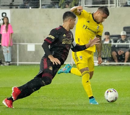 August 21, 2022; Columbus, Ohio, USA;  Columbus Crew midfielder Cucho Hernandez (9) would deliver his second goal of the night while defended by Atlanta United defender Alan Franco (6) during the second half of Sunday's MLS match at Lower.com Field in Columbus, Oh. Mandatory Credit: Barbara J. Perenic/Columbus Dispatch

Mls Atlanta United Fc At Columbus Crew Bjp