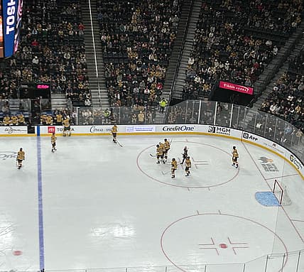 Vegas Golden Knights goaltender Carter Hart exits game vs Columbus Blue Jackets with an apparent lower-body injury 1/8/2025