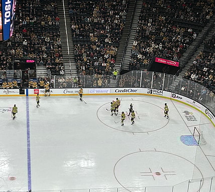 Vegas Golden Knights goaltender Carter Hart exits game vs Columbus Blue Jackets with an apparent lower-body injury 1/8/2025