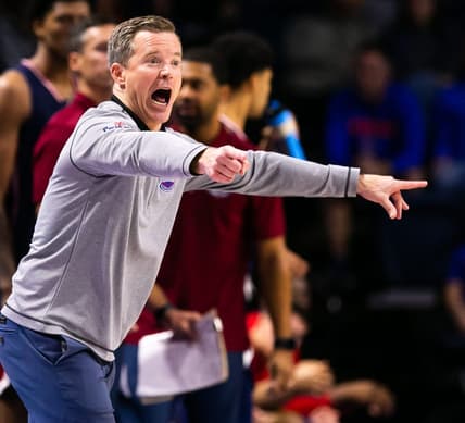 Florida Atlantic Owls head coach Dusty May coaches from the sideline in the second half. The Florida Gators men  s basketball team hosted the Florida Atlantic Owls at Billy Donovan Court at Exactech Arena in Gainesville, FL on Monday, November 14, 2022. Florida Atlantic defeated Florida 76-74.  [Doug Engle/Gainesville Sun]

Gai Ufbasketballfau