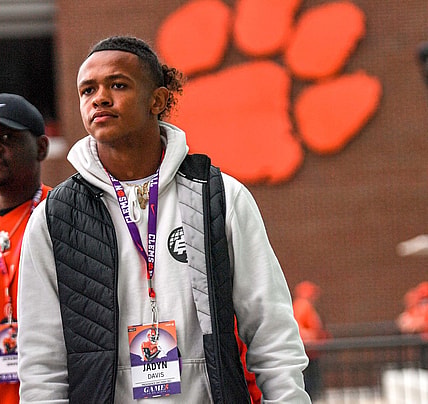 Jadyn Davis of Providence Day High School visits before the game with NC State at Memorial Stadium in Clemson, South Carolina Saturday, October 1, 2022.

Ncaa Football Clemson Football Vs Nc State Wolfpack