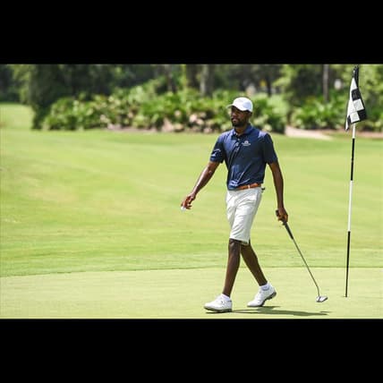 Kamaiu Johnson plays at an APGA event in 2020.