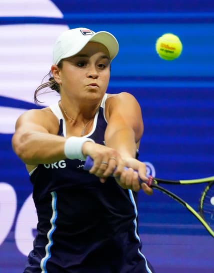 Sep 4, 2021; Flushing, NY, USA; Ashleigh Barty of Australia hits to Shelby Rogers of the USA on day six of the 2021 U.S. Open tennis tournament at USTA Billie Jean King National Tennis Center. Mandatory Credit: Robert Deutsch-USA TODAY Sports