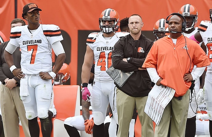 DeShone KIzer stares at Browns head coach Hue Jackson in NFL Week 7