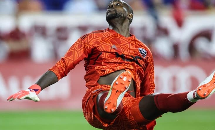 May 28, 2022; Harrison, New Jersey, USA; D.C. United goalkeeper Bill Hamid (28) looks back at a shot on goal during the second half against the New York Red Bulls at Red Bull Arena. Mandatory Credit: Vincent Carchietta-USA TODAY Sports