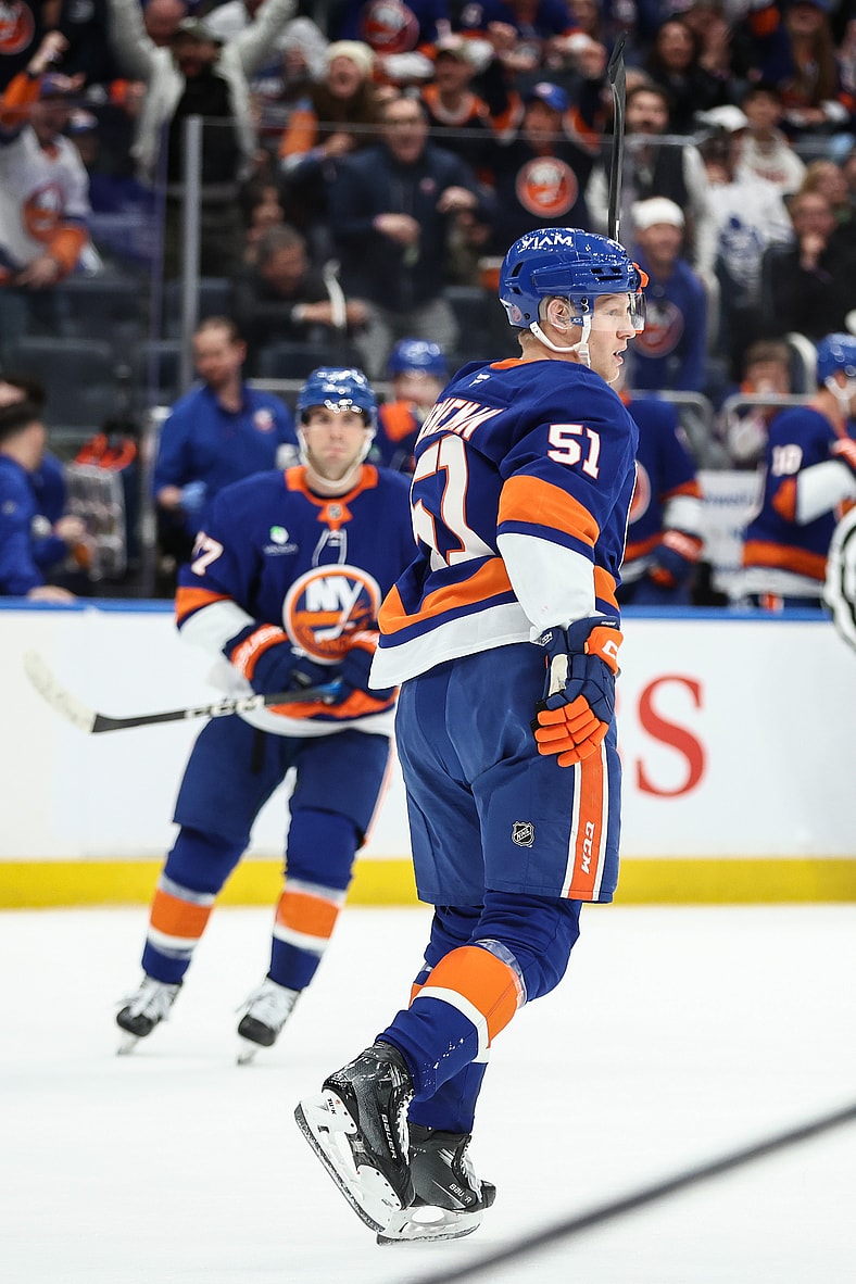 NHL: Toronto Maple Leafs at New York Islanders