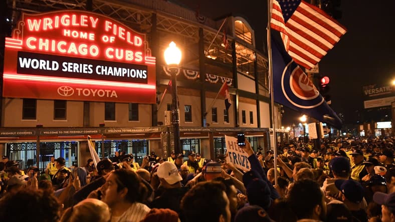Cubs gold uniforms