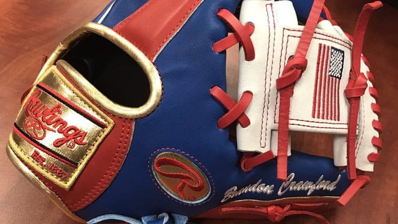 Brandon Crawford has an amazingly patriotic glove for the WBC.
