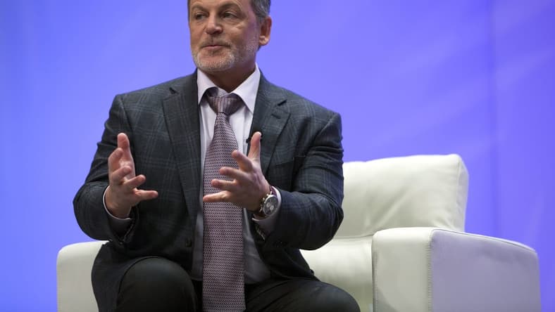 Cleveland Cavaliers owner Dan Gilbert speaks at business convention