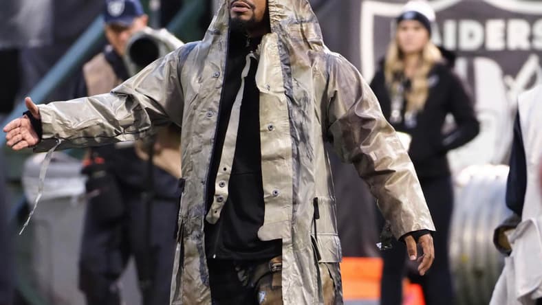 Seahawks sign Marshawn Lynch