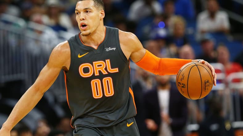 Watch Aaron Gordon dunk