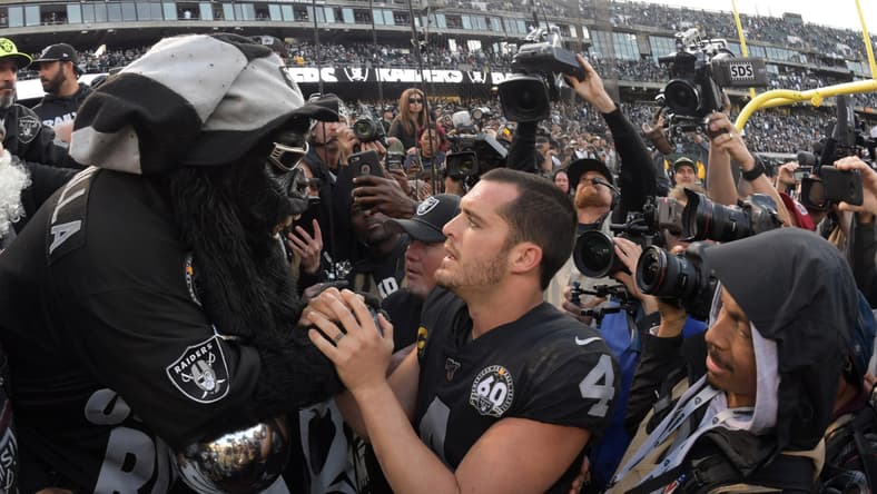 Derek Carr Raiders final home game