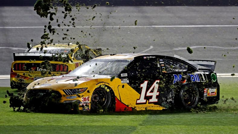 Clint Bowyer crash
