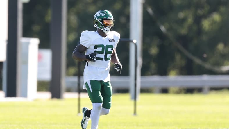 Jets-RB-Le'Veon-Bell-during-training-camp