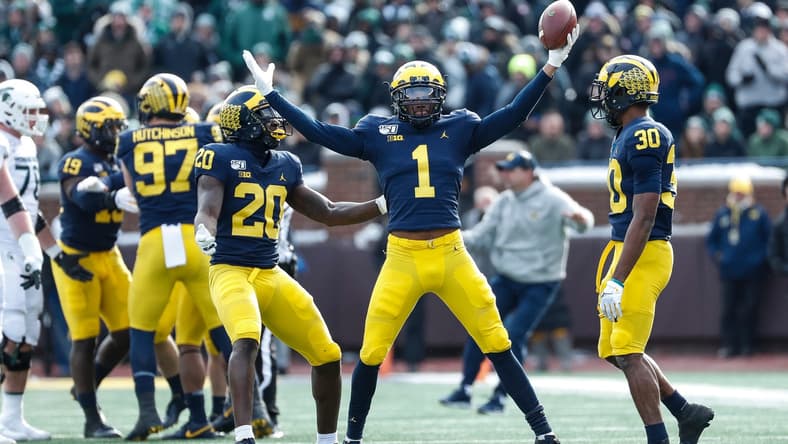 Michigan CB Ambry Thomas picks off pass against Michigan State