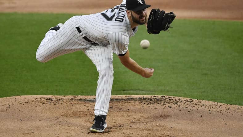White Sox starter Lucas Giolito throw pitch against the Pirates