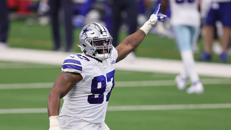 Cowboys-DE-Everson-Griffen-during-NFL-game-against-Falcons
