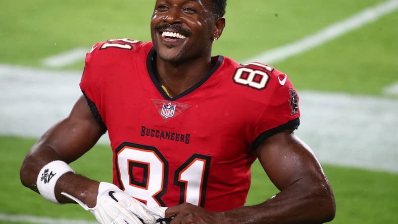 Tampa Bay Buccaneers star Antonio Brown's probation ends one year early