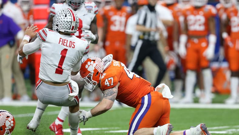 Clemson star James Skalski ejected for targeting hit on Ohio State QB Justin Fields
