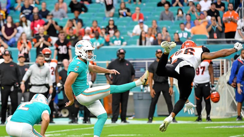 Miami Dolphins announce contract extension for kicker Jason Sanders through 2026