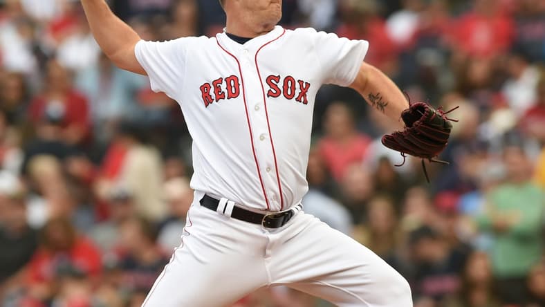 Sep 29, 2018; Boston, MA, USA; Boston Red Sox relief pitcher Steven Wright (35) pitches during the seventh inning against the New York Yankees at Fenway Park. Mandatory Credit: Bob DeChiara-USA TODAY Sports