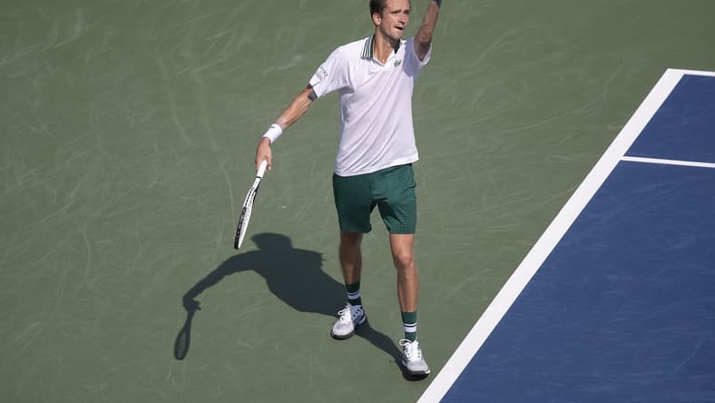 Aug 20, 2021; Mason, OH, USA; Daniil Medvedev (RUS) tosses the ball to serve during his match against Pablo Carreno Busta (ESP not pictured) during the Western and Southern Open at the Lindner Family Tennis Center. Mandatory Credit: Susan Mullane-USA TODAY Sports