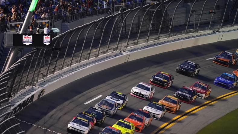 The Xfinity Wawa 250 went green at 7:50 p.m. Friday

Img 2047